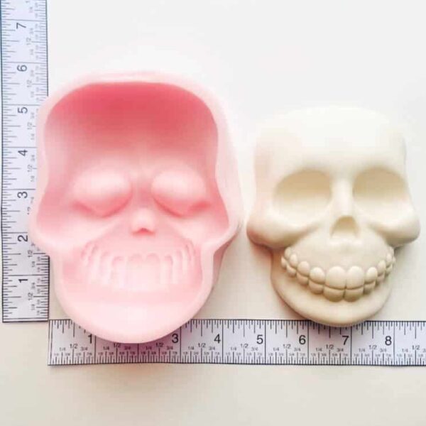 Halloween Skull Big Face measures