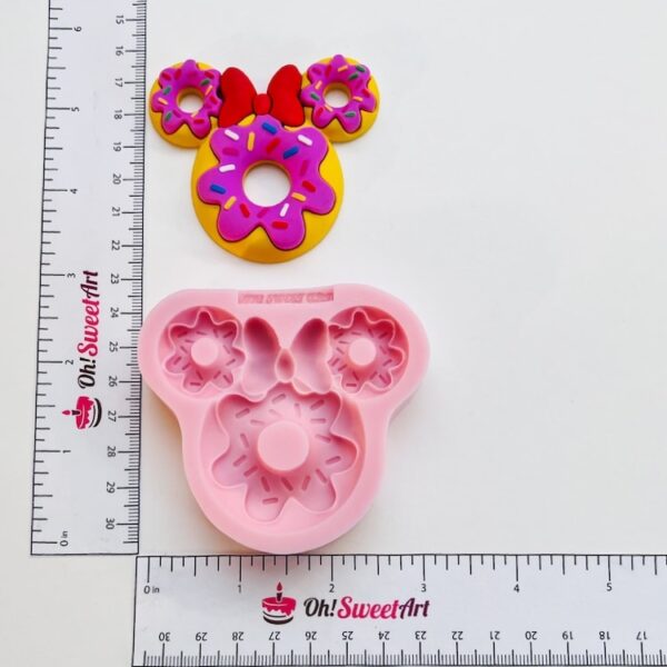 Minnie mouse donut measures